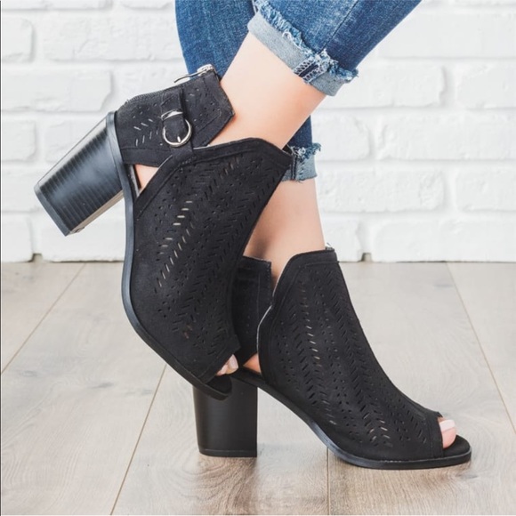 Black buckle open toe fall bootie - Picture 5 of 5